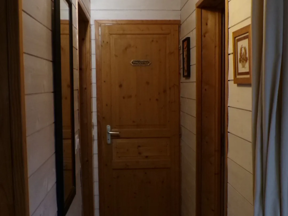 Charmant chalet en bois à Nérondes sur 1,23 hectare 