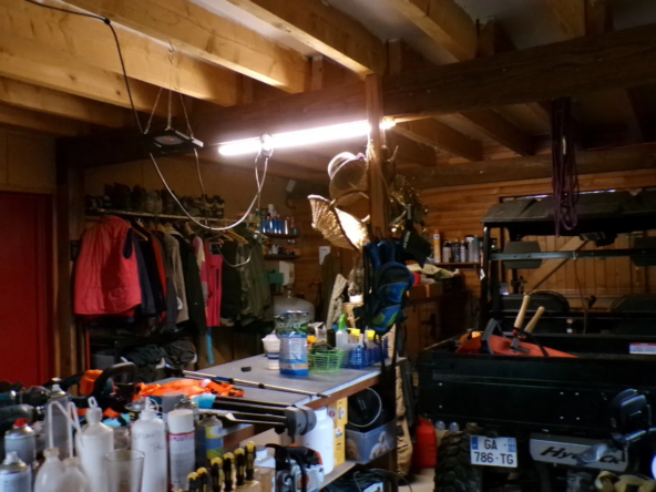 Charmant chalet en bois à Nérondes sur 1,23 hectare 