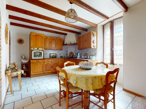 Maison de village de 117 m² à vendre à Fraisans 