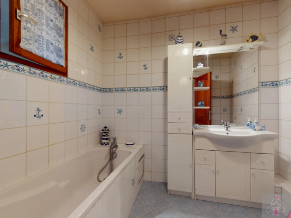 Maison de village de 117 m² à vendre à Fraisans 
