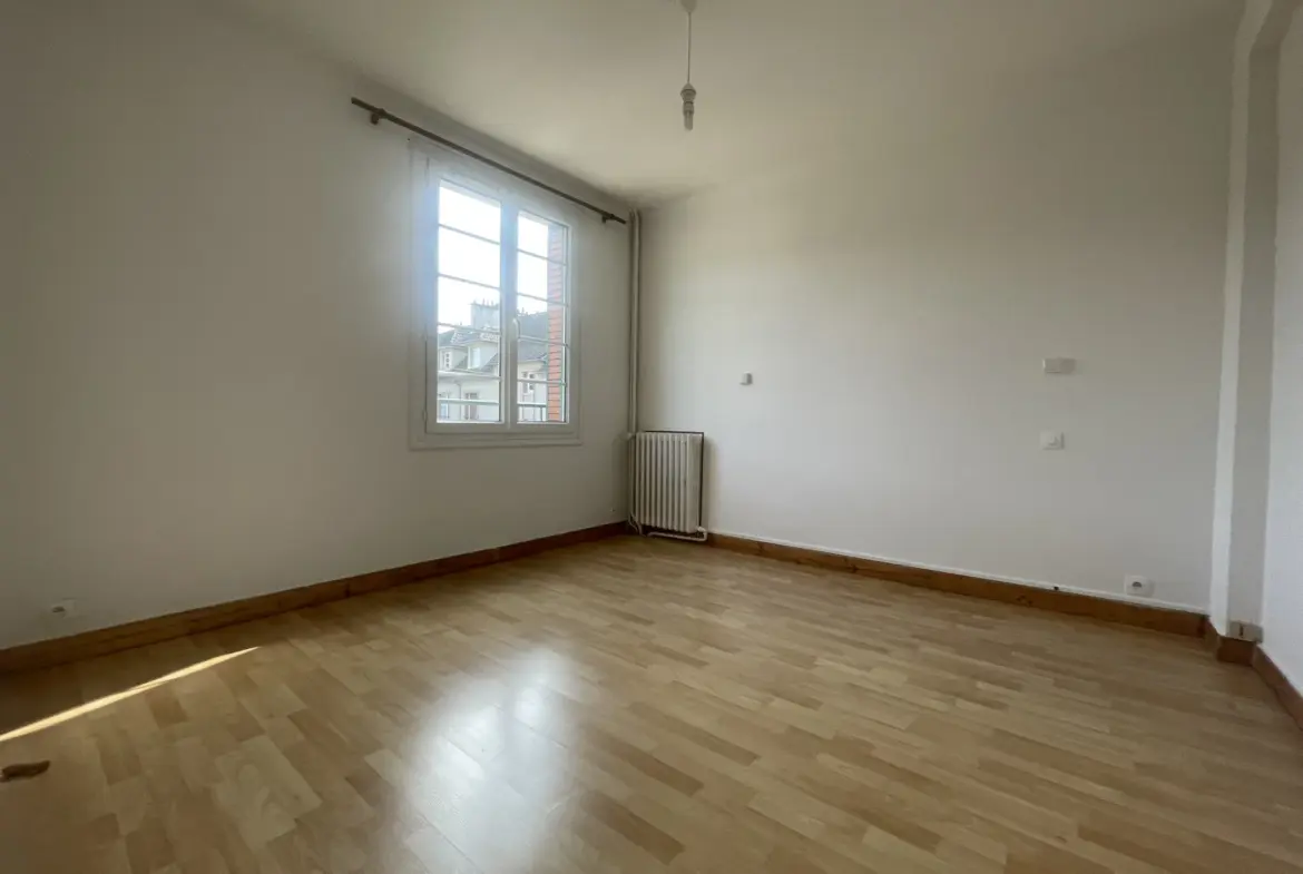 Maison de ville à vendre à Vimoutiers - 95m² avec 4 chambres 