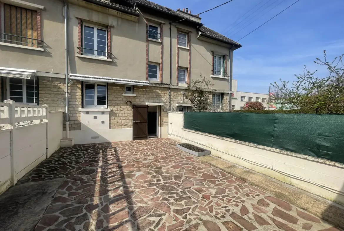Maison de ville à vendre à Vimoutiers - 95m² avec 4 chambres 