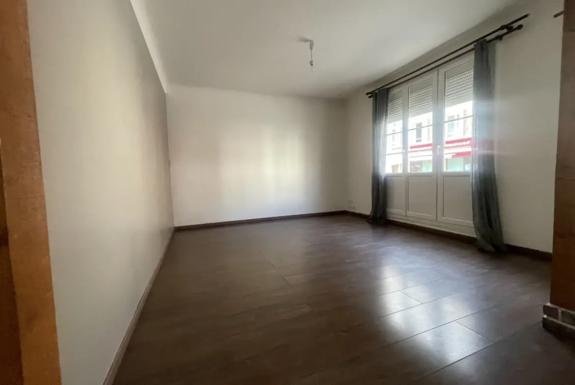 Maison de ville à vendre à Vimoutiers - 95m² avec 4 chambres 
