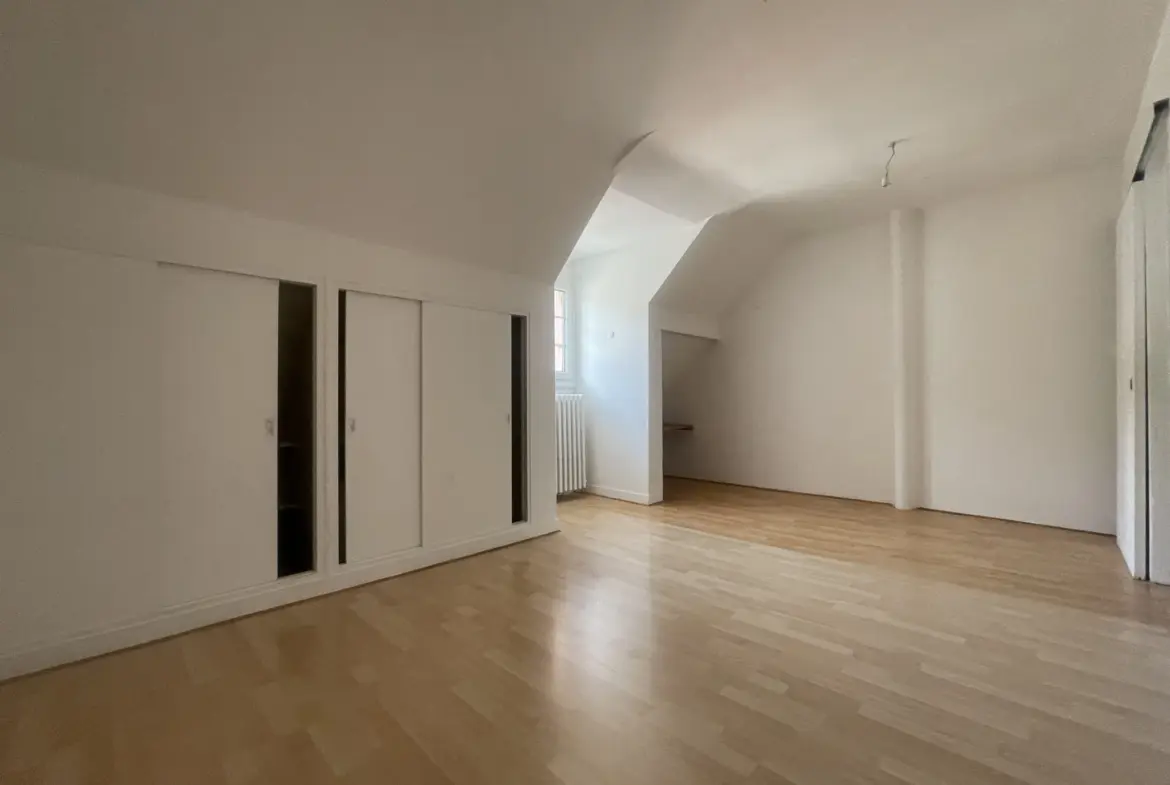 Maison de ville à vendre à Vimoutiers - 95m² avec 4 chambres 