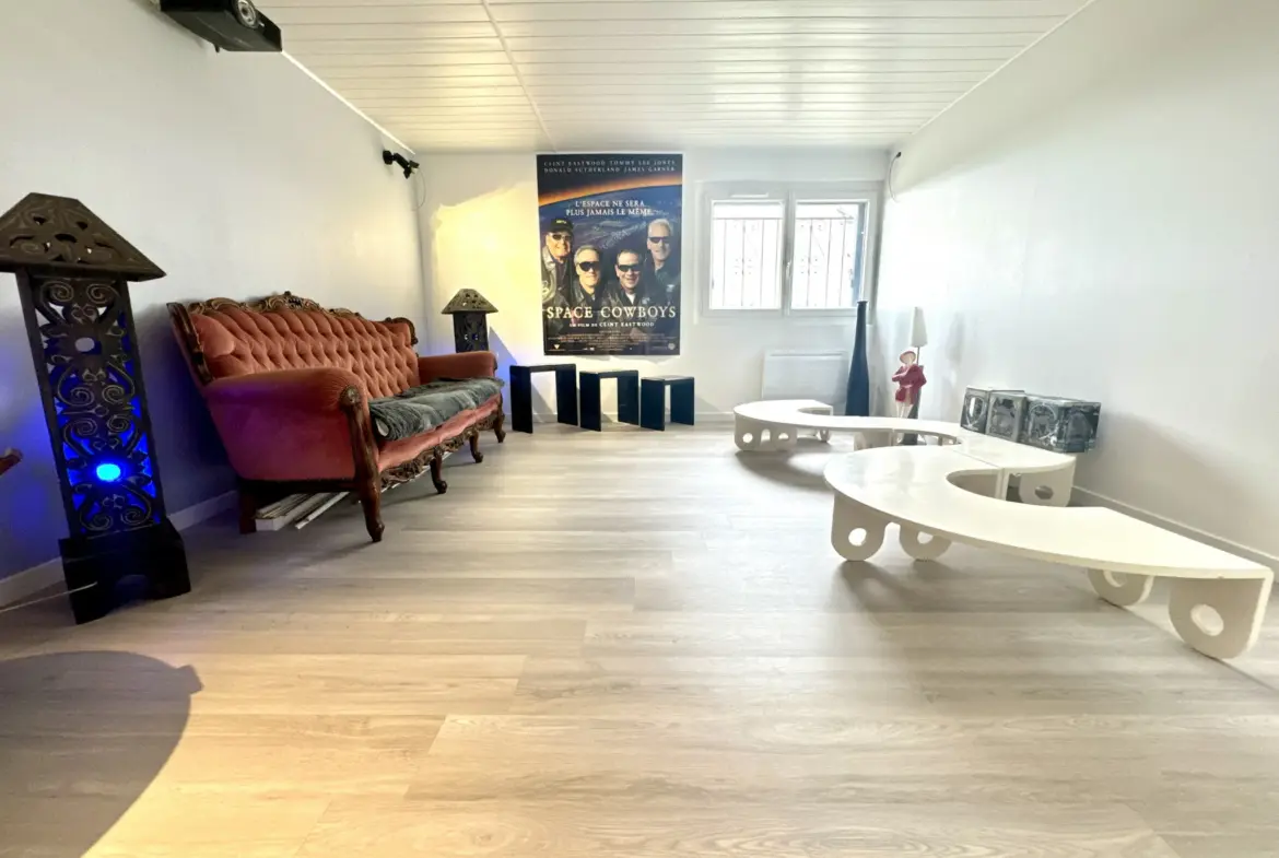 Maison en pierre avec 4 chambres et jardin spacieux à Saint-Sylvestre-sur-Lot 