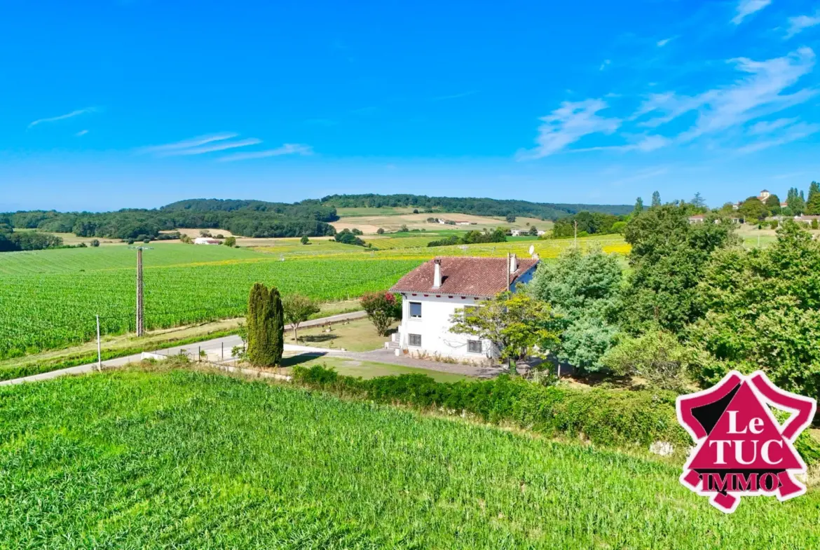Maison en pierre avec 4 chambres et jardin spacieux à Saint-Sylvestre-sur-Lot 