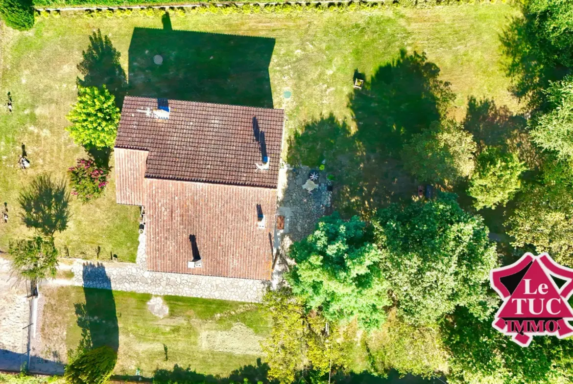 Maison en pierre avec 4 chambres et jardin spacieux à Saint-Sylvestre-sur-Lot 