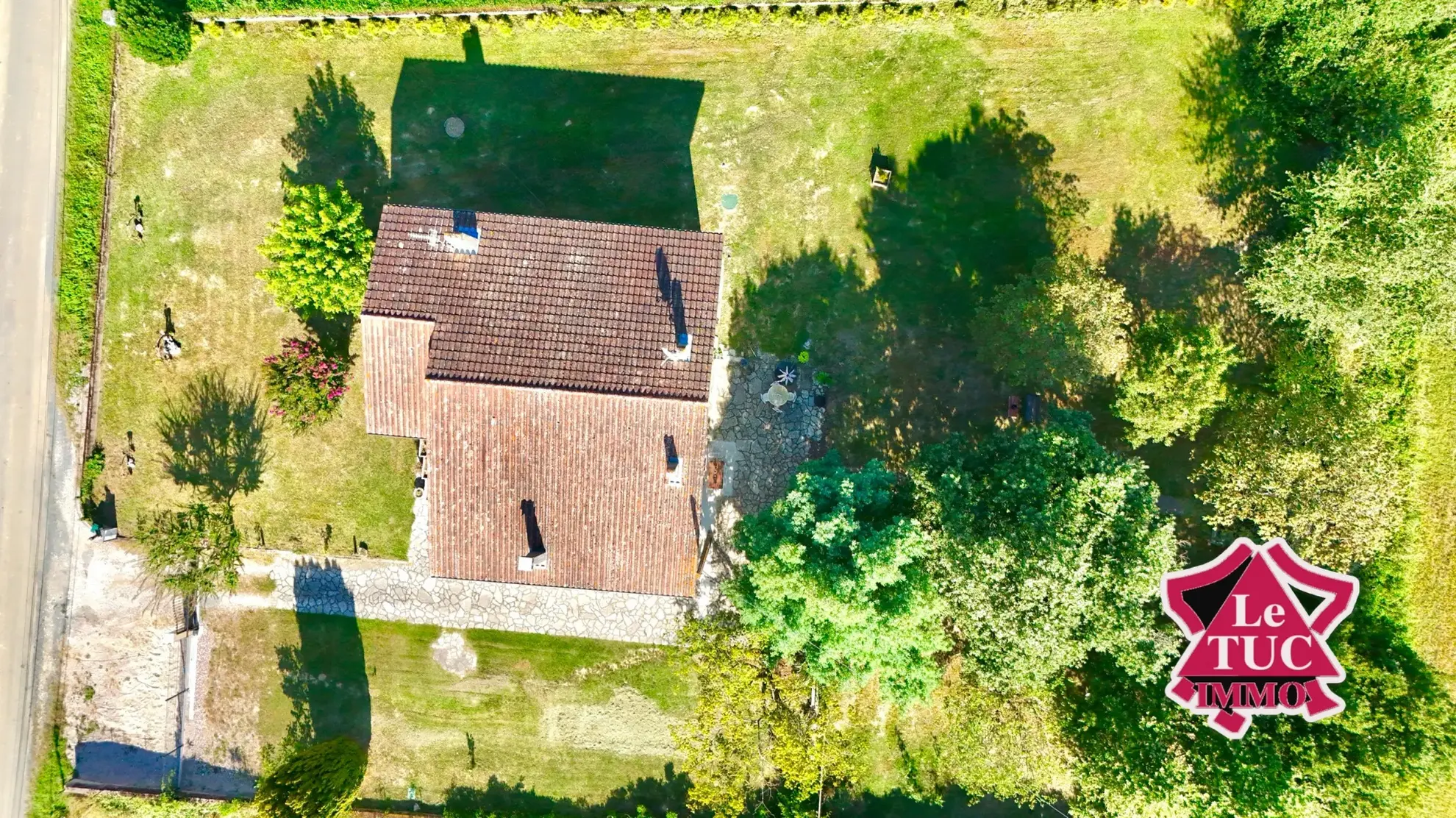 Maison en pierre avec 4 chambres et jardin spacieux à Saint-Sylvestre-sur-Lot 