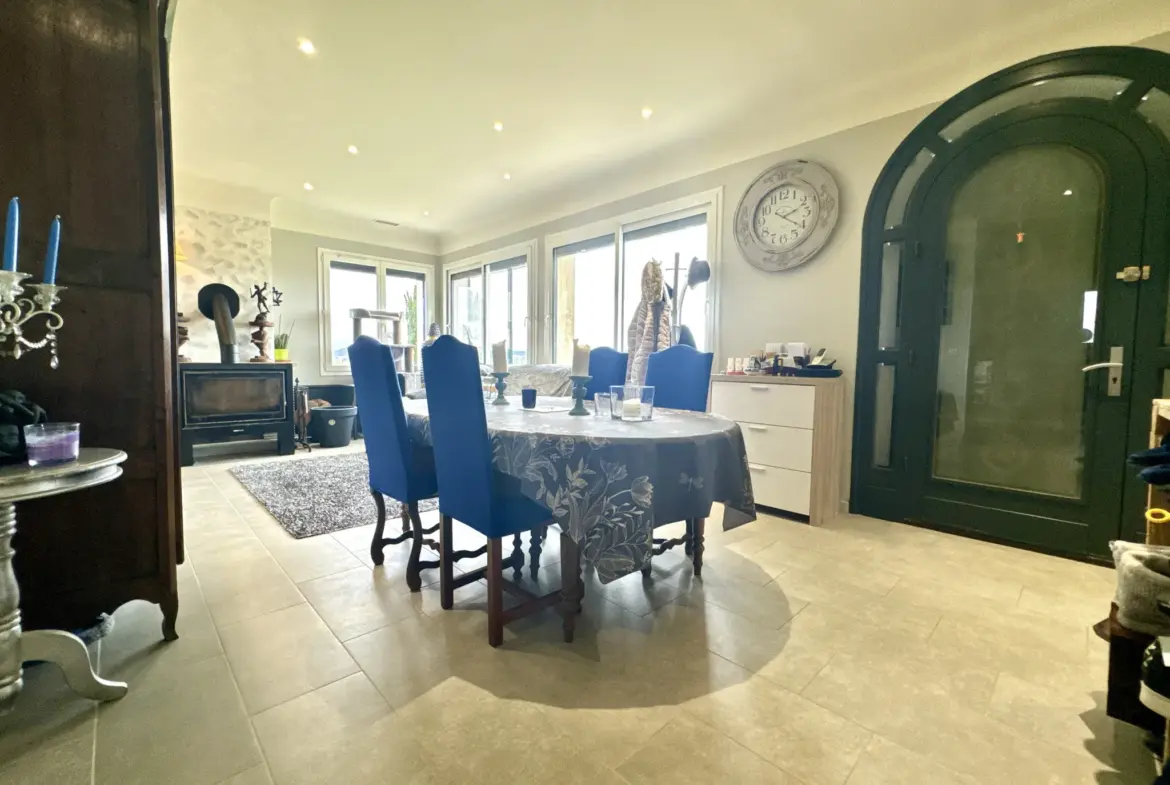Maison en pierre avec 4 chambres et jardin spacieux à Saint-Sylvestre-sur-Lot 