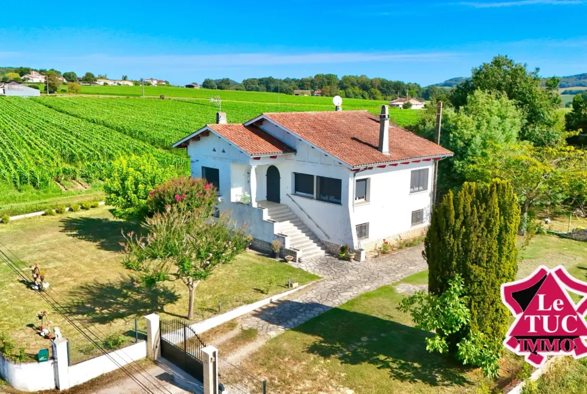 Maison en pierre avec 4 chambres et jardin spacieux à Saint-Sylvestre-sur-Lot 