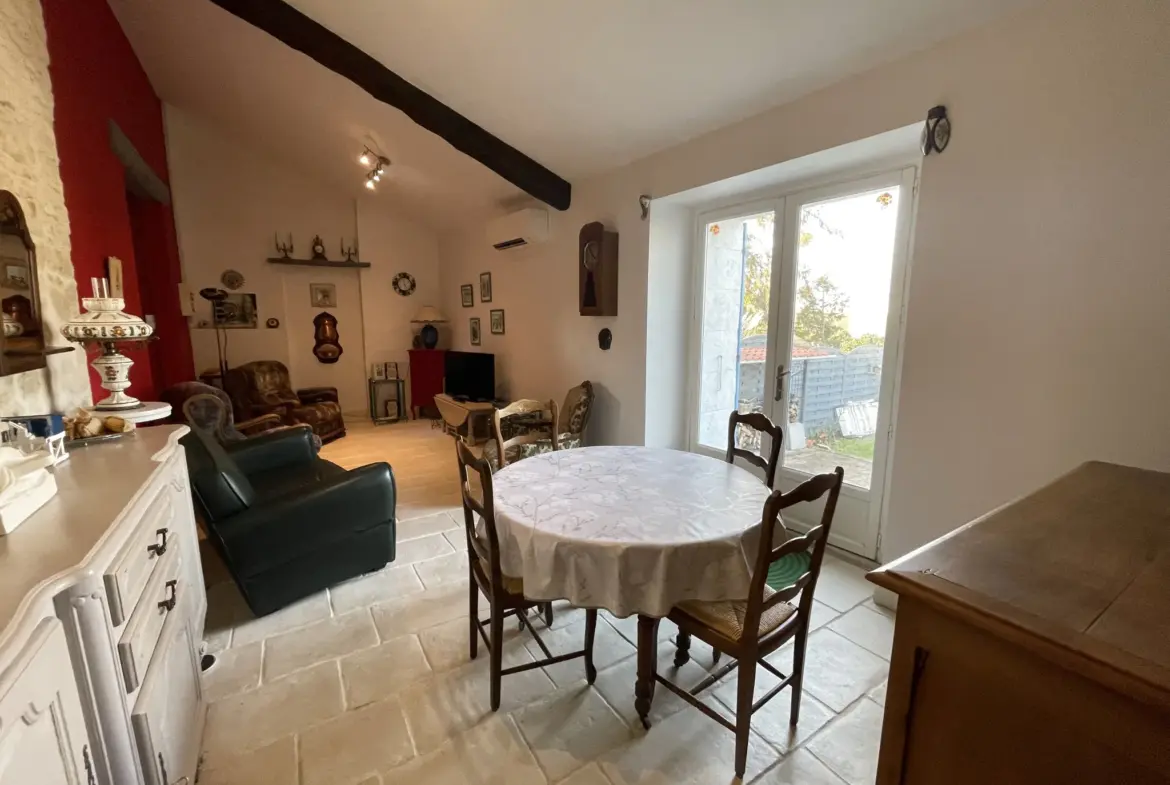 Maison typique de 90 m² proche de Saint Georges De Didonne à Semussac 