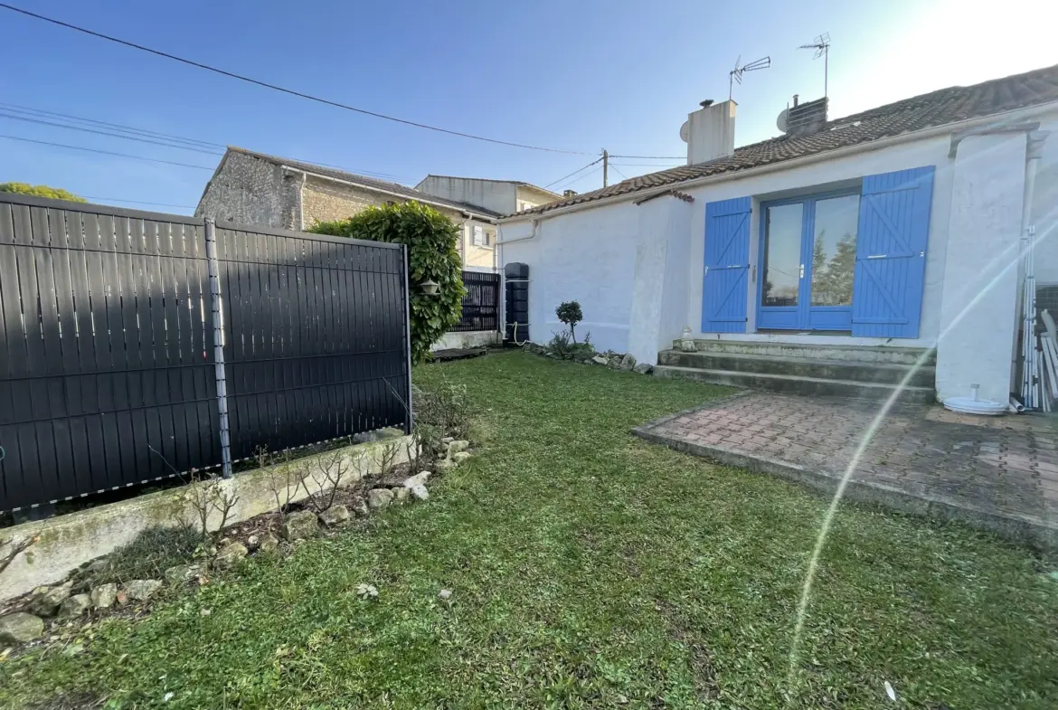 Maison typique de 90 m² proche de Saint Georges De Didonne à Semussac 