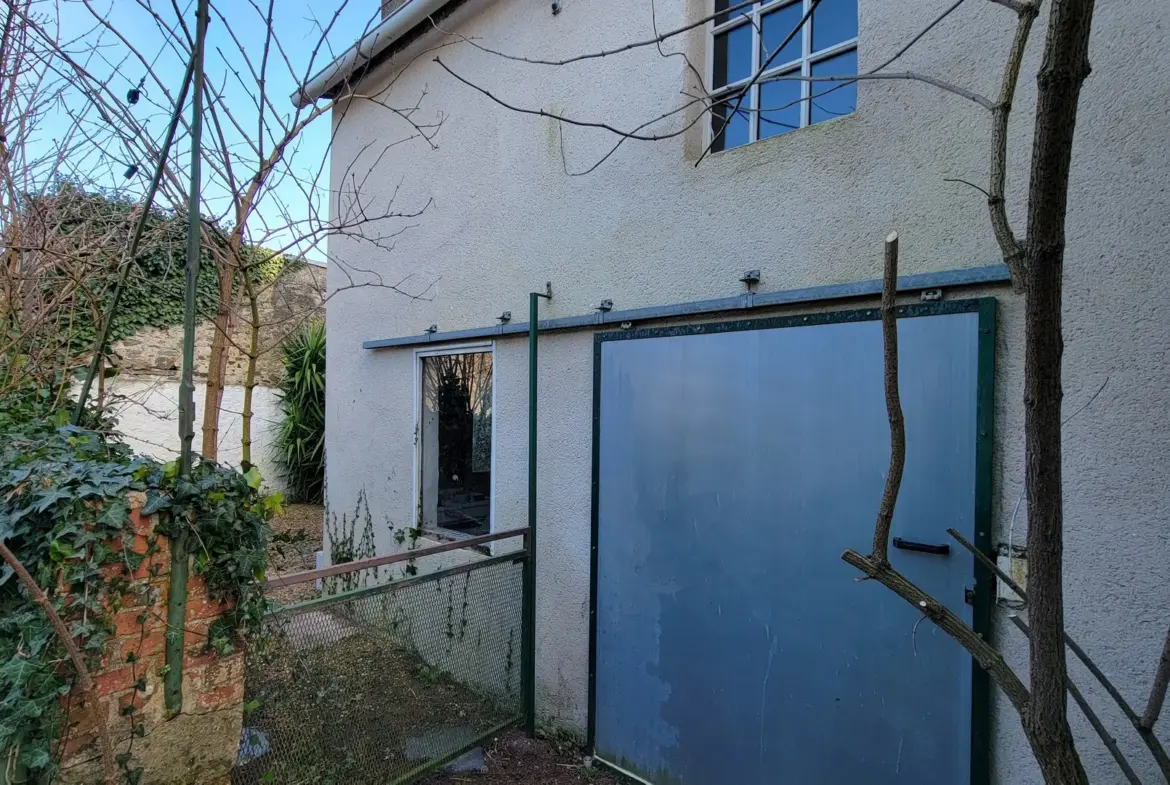 Atelier Local à vendre à La Jumellière – Superficie de 60 m² 