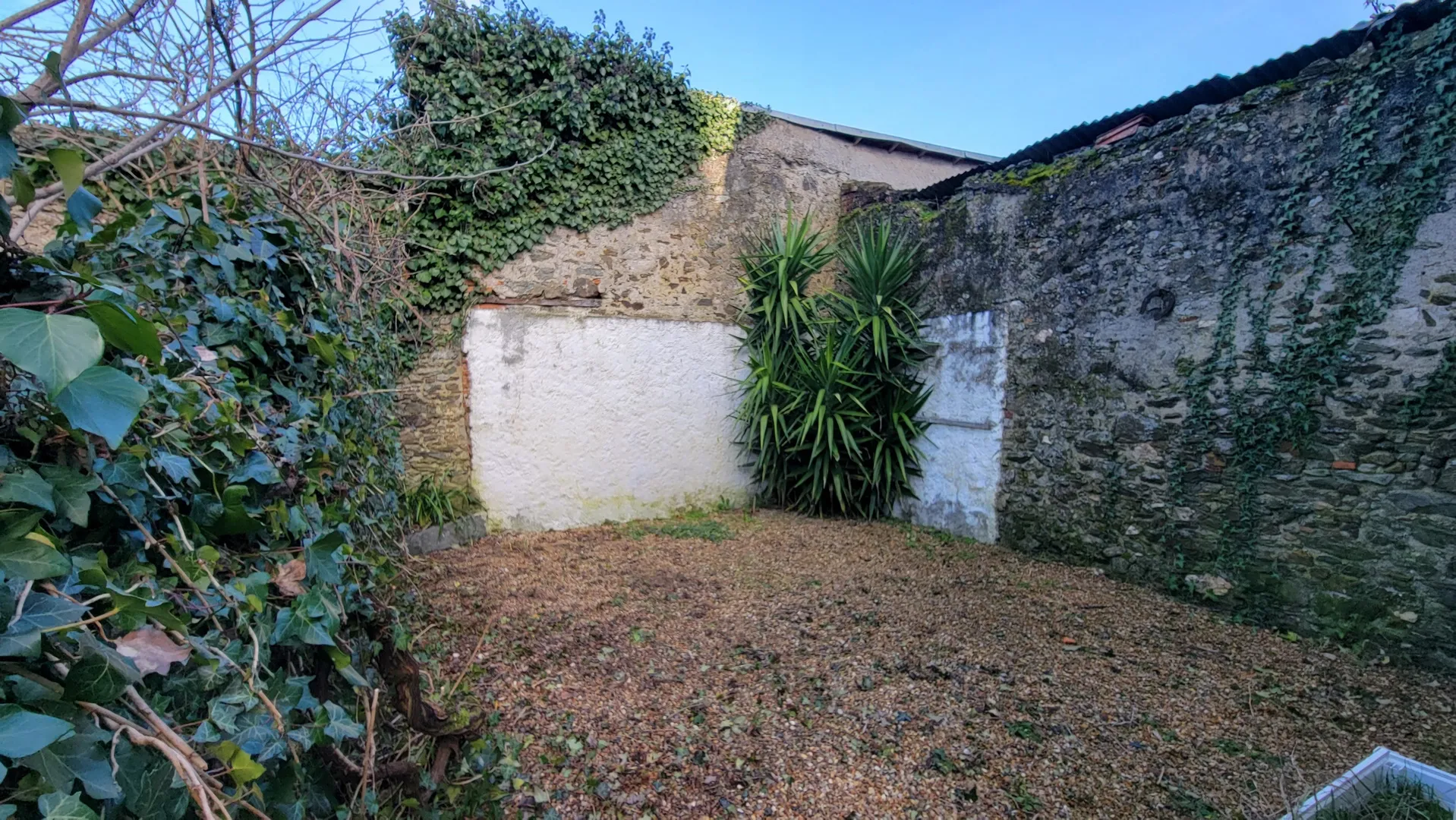 Atelier Local à vendre à La Jumellière – Superficie de 60 m² 