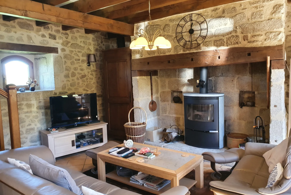 Maison de caractère avec piscine en Xaintrie 