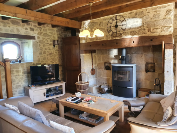 Maison de caractère avec piscine en Xaintrie 