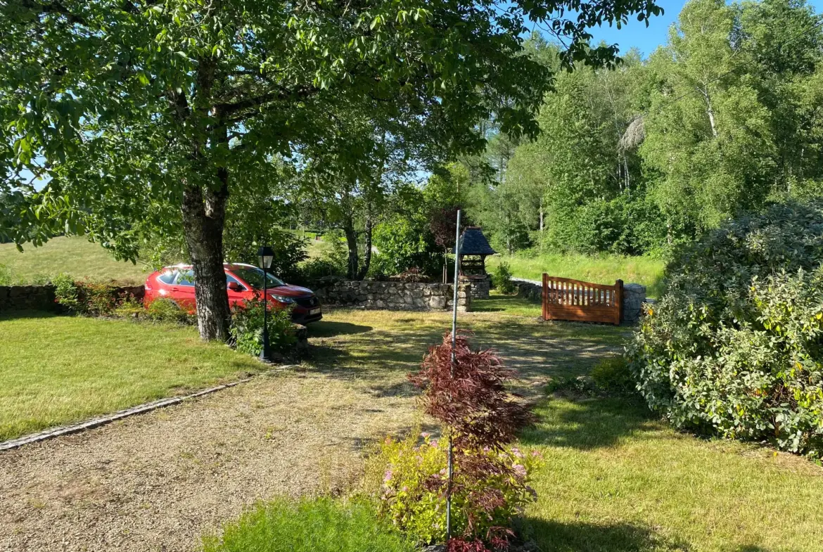 Maison de caractère avec piscine en Xaintrie 