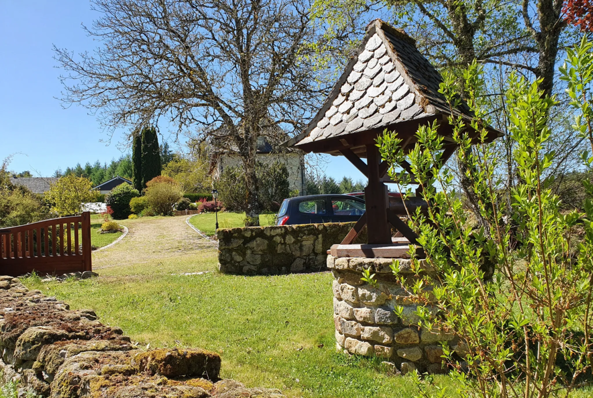 Maison de caractère avec piscine en Xaintrie 