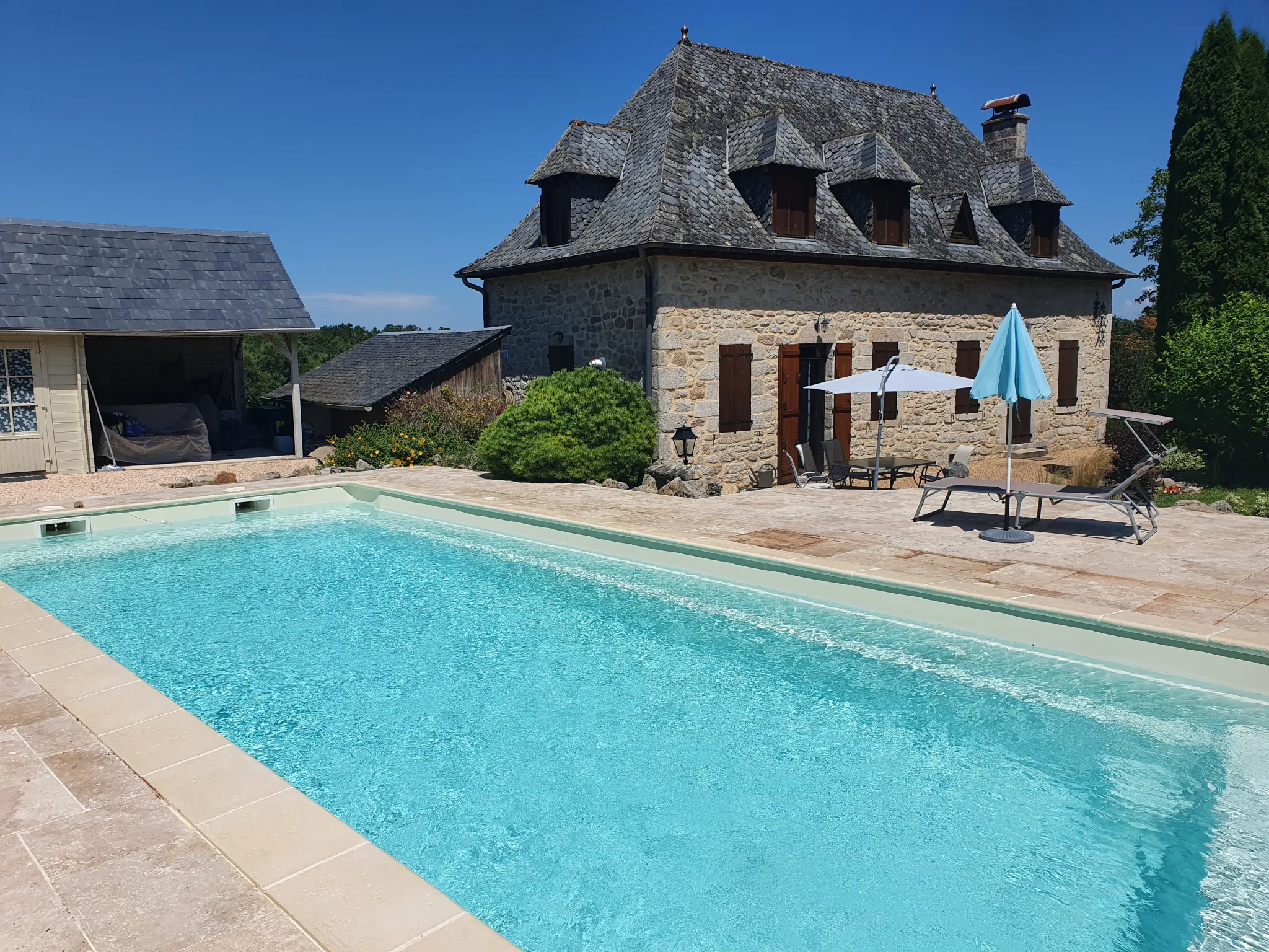 Maison de caractère avec piscine en Xaintrie 