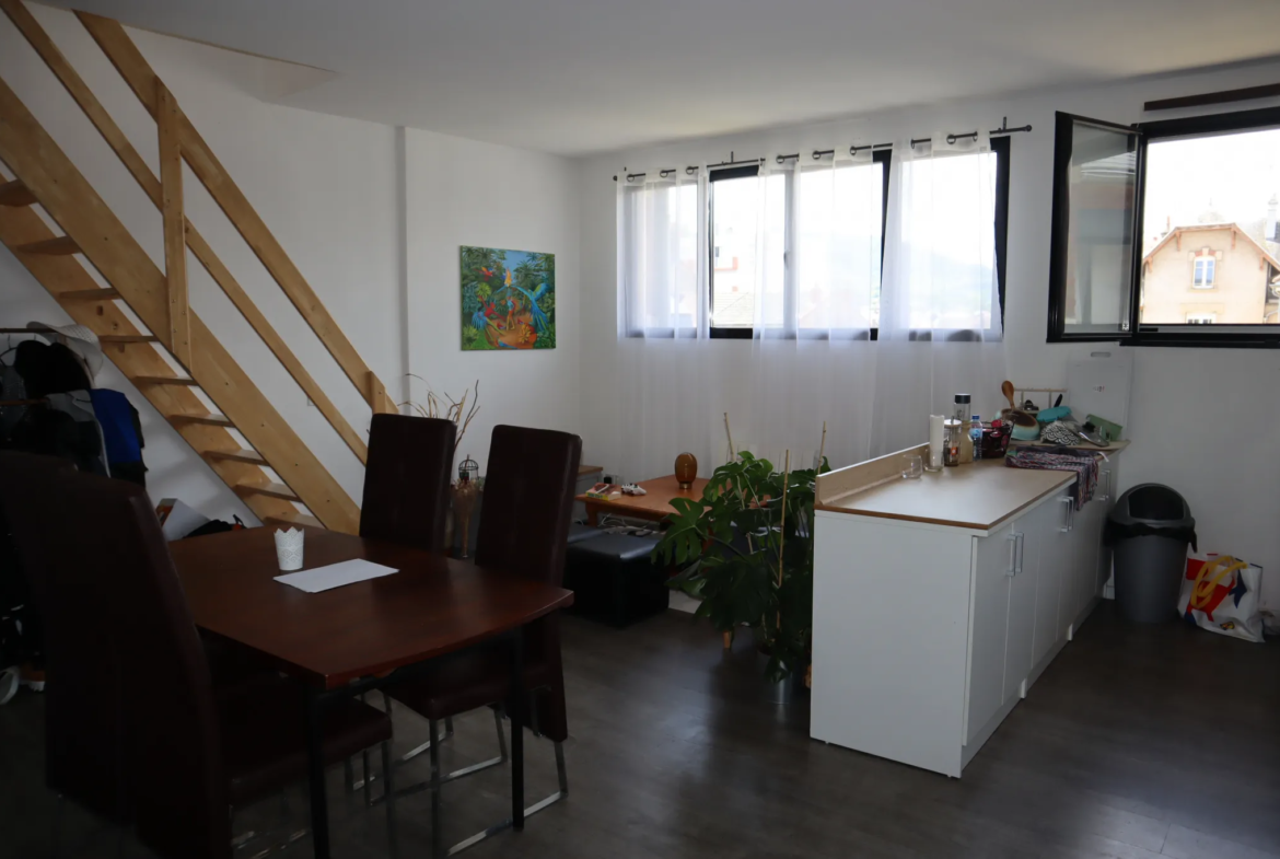 Appartement type 4 en centre-ville d'Autun avec stationnement 