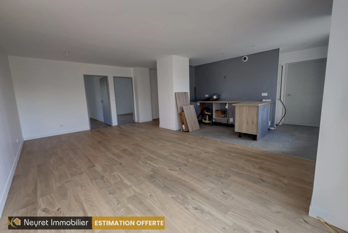 T4 avec terrasse et 2 parkings privatifs à Serezin du Rhône 