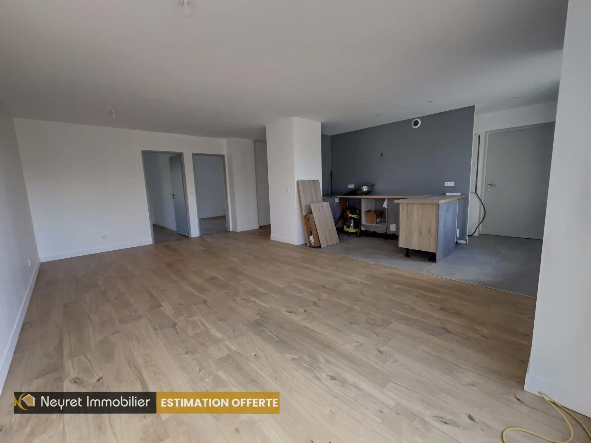 T4 avec terrasse et 2 parkings privatifs à Serezin du Rhône 