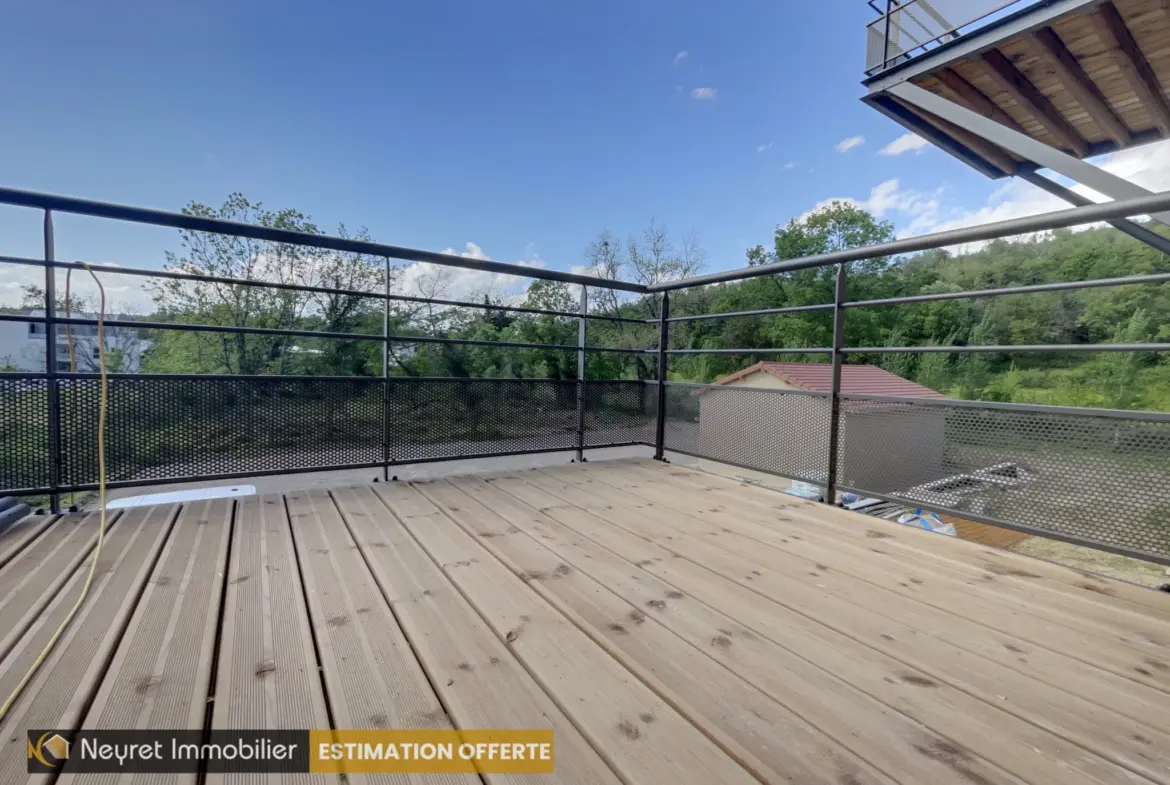 T4 avec terrasse et 2 parkings privatifs à Serezin du Rhône 