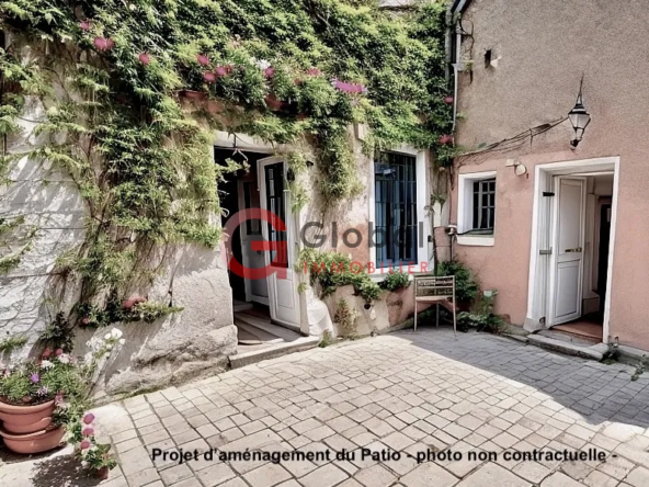 Maison de maître en pierre avec garage à Montouliers - 284 000€ 