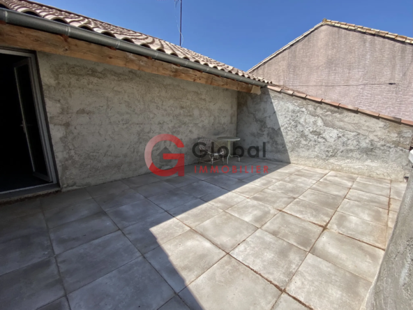 Maison de maître en pierre avec garage à Montouliers - 284 000€ 
