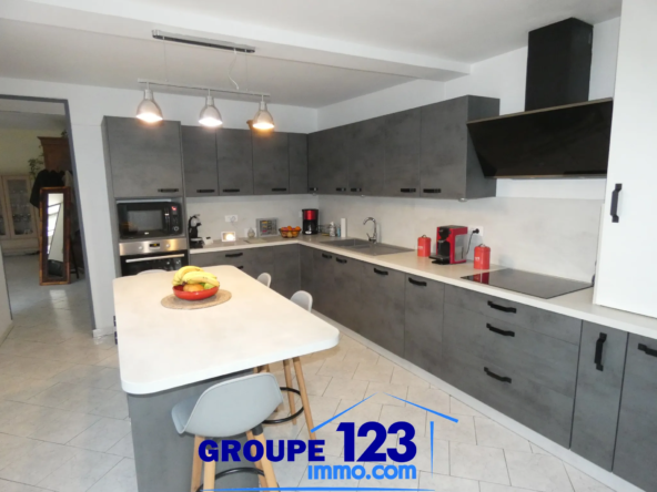 Maison spacieuse avec 3 chambres à Brienon-sur-Armançon 