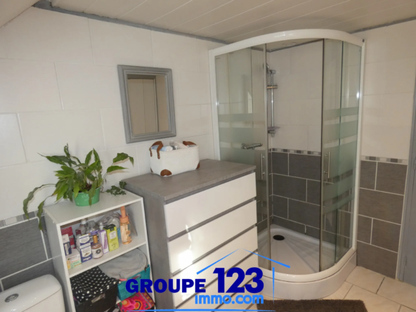 Maison spacieuse avec 3 chambres à Brienon-sur-Armançon 