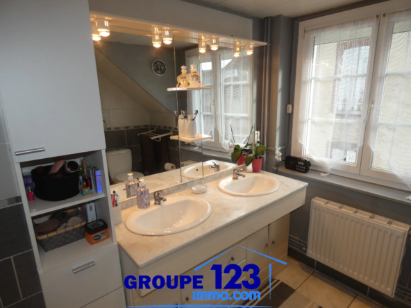 Maison spacieuse avec 3 chambres à Brienon-sur-Armançon 