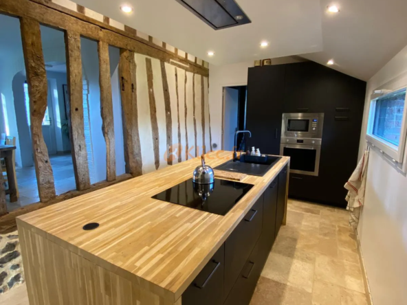 Maison de charme entièrement rénovée avec dépendance à Valmont 