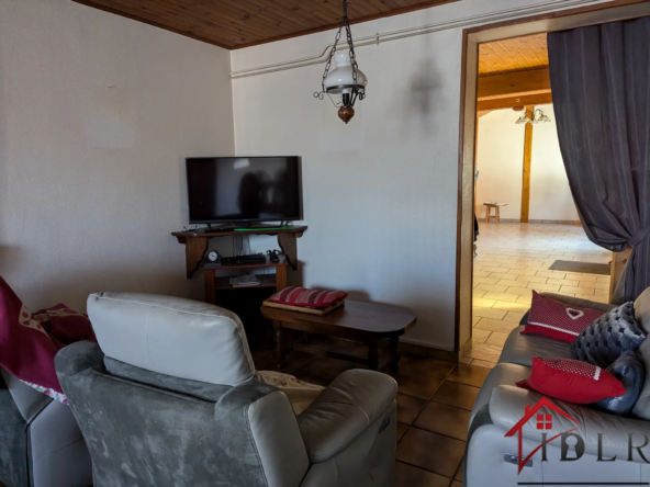 Maison spacieuse à vendre à Rigny avec garage et jardin 
