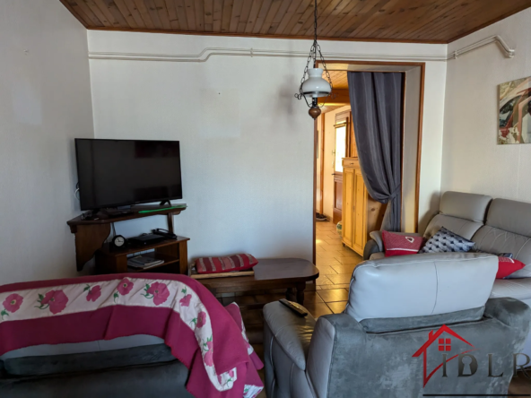 Maison spacieuse à vendre à Rigny avec garage et jardin 
