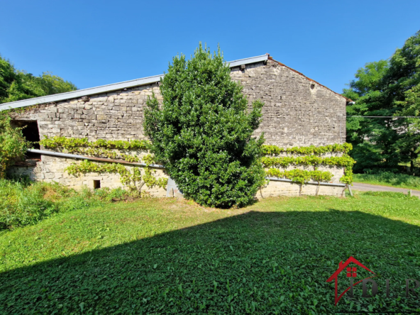 Ancienne ferme à rénover à Villars st Marcellin 