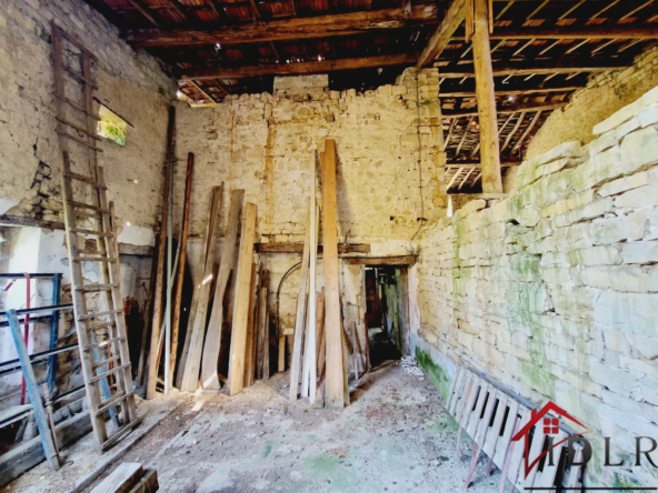 Ancienne ferme à rénover à Villars st Marcellin 