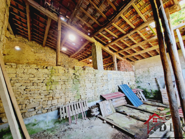 Ancienne ferme à rénover à Villars st Marcellin 