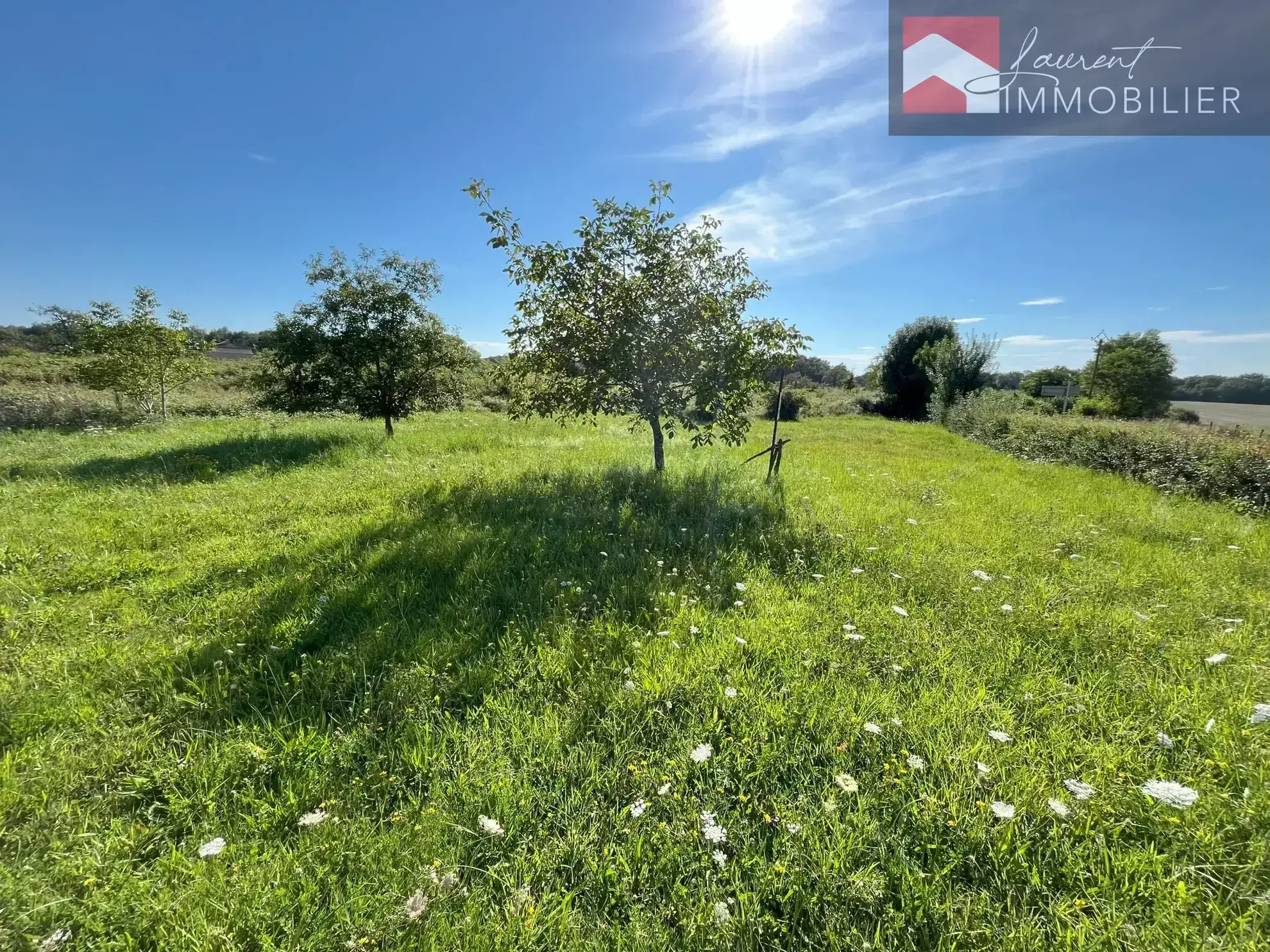 Terrain constructible de 1221 m² à Boissey, 01190 