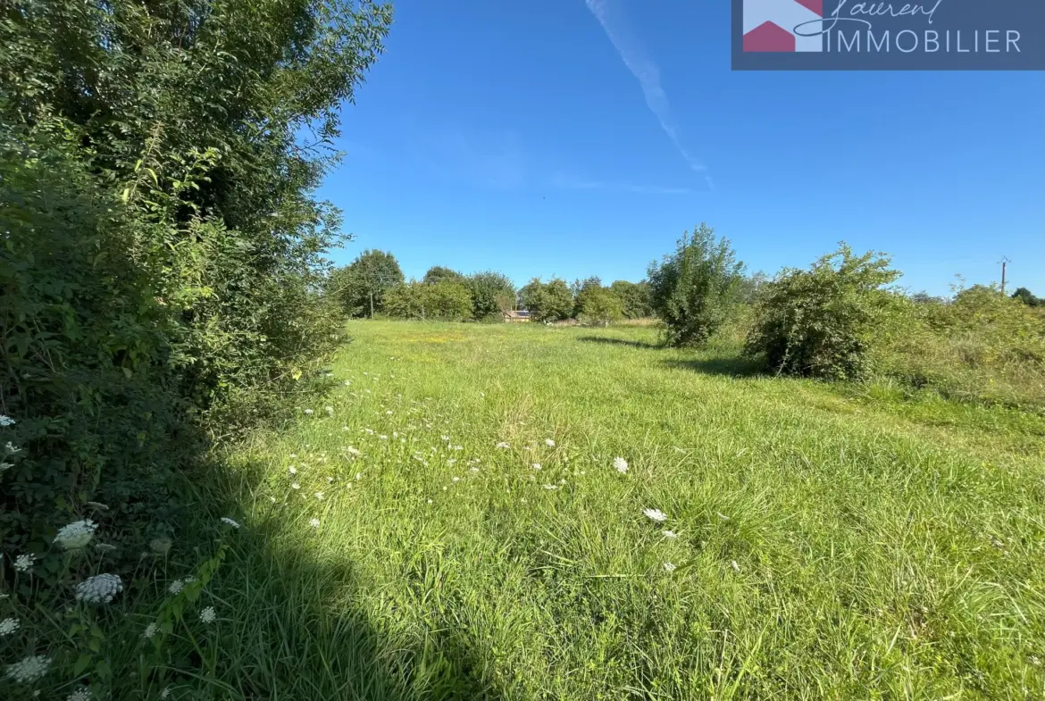 Terrain constructible de 1221 m² à Boissey, 01190 