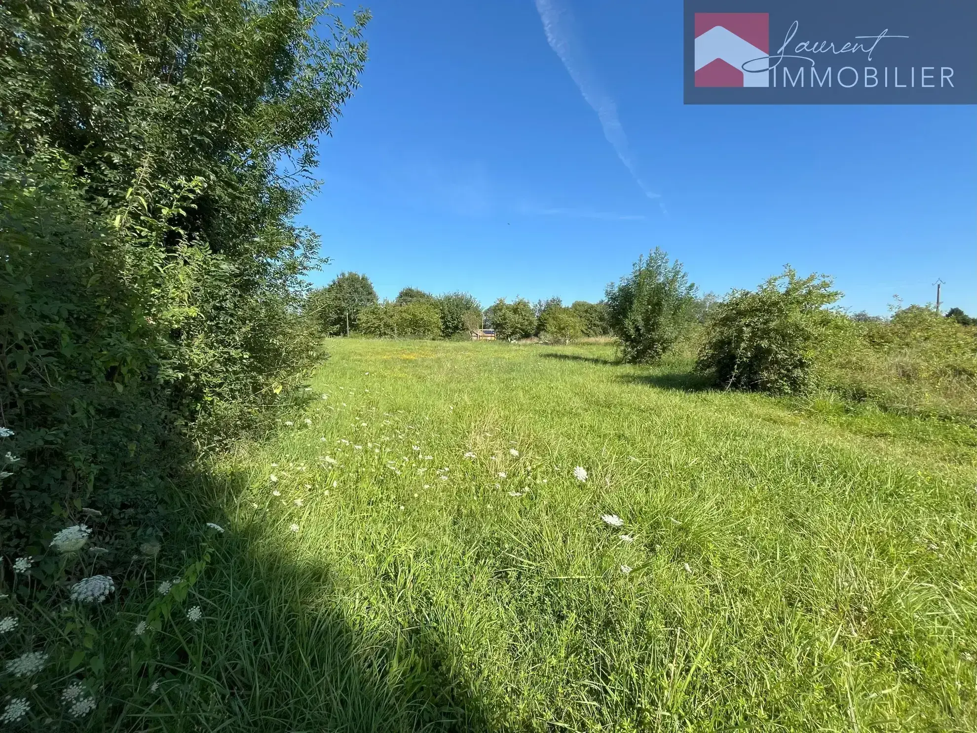 Terrain constructible de 1221 m² à Boissey, 01190 
