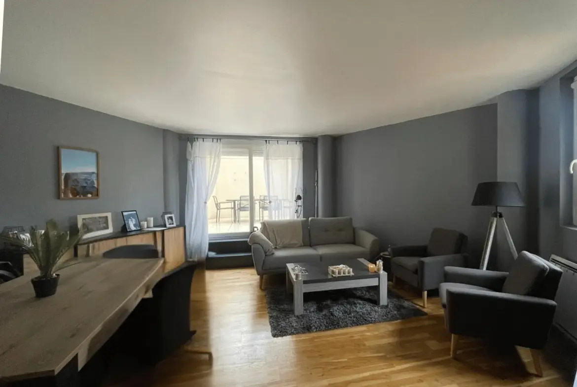 À vendre : Appartement de 67,5 m² avec belle terrasse à Herouville st Clair 
