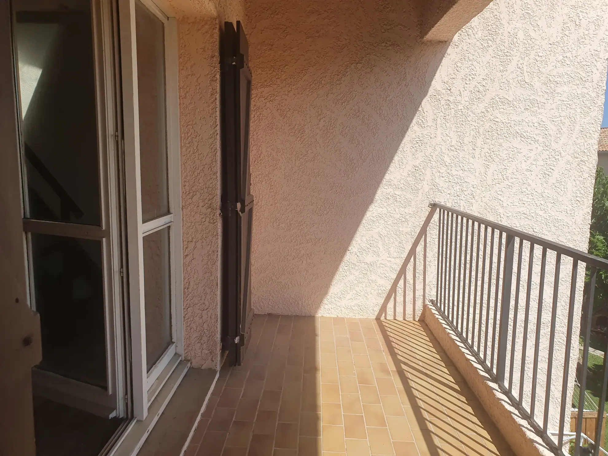 Trois pièces avec terrasse et garage à Carqueiranne 
