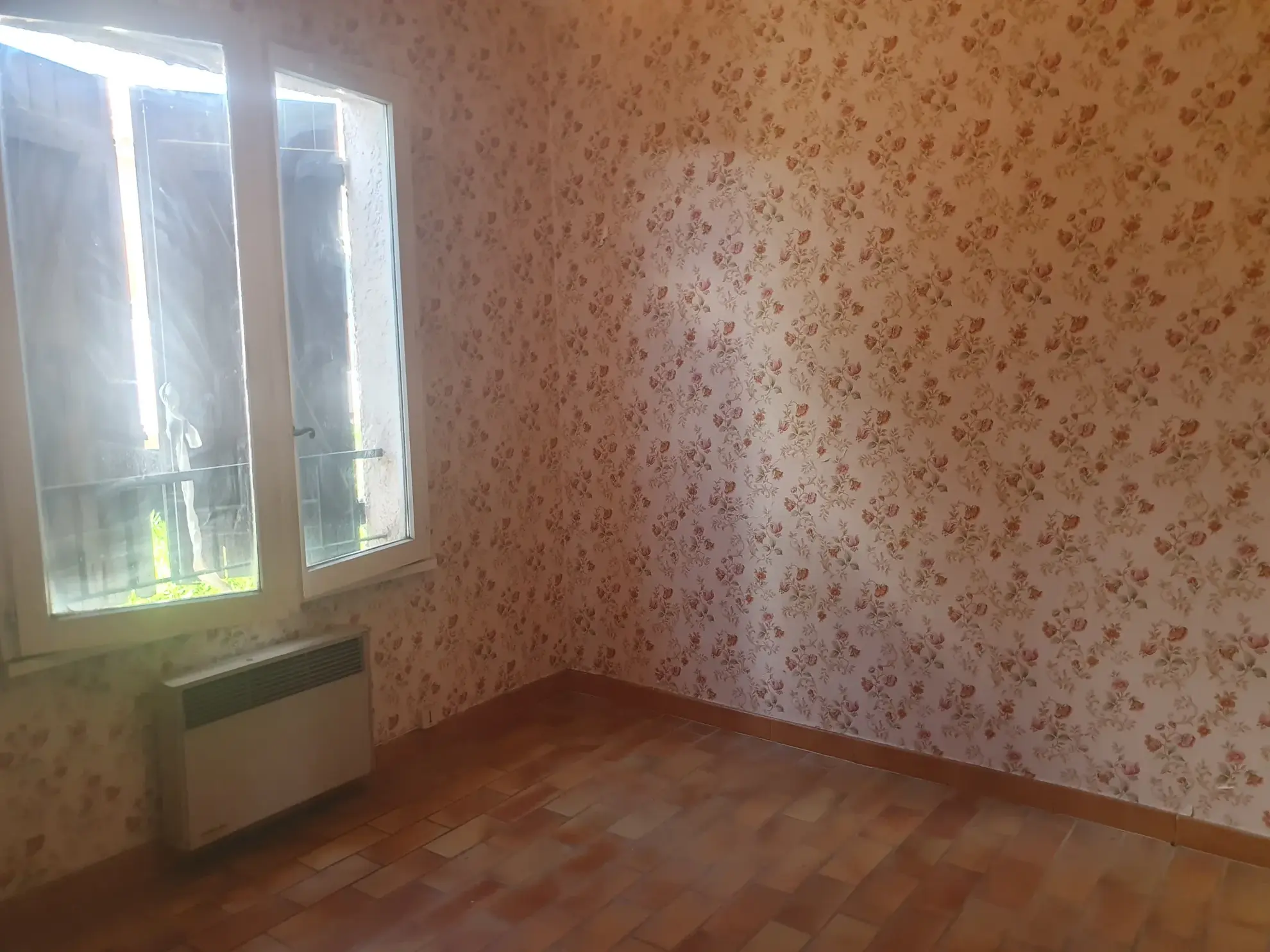 Trois pièces avec terrasse et garage à Carqueiranne 