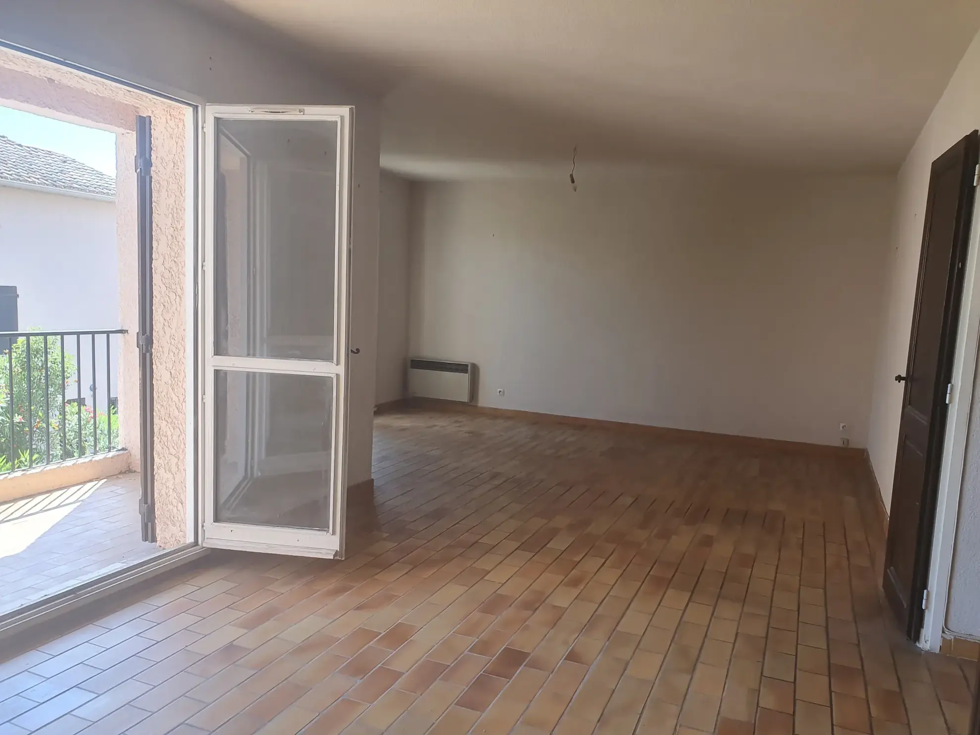 Trois pièces avec terrasse et garage à Carqueiranne 