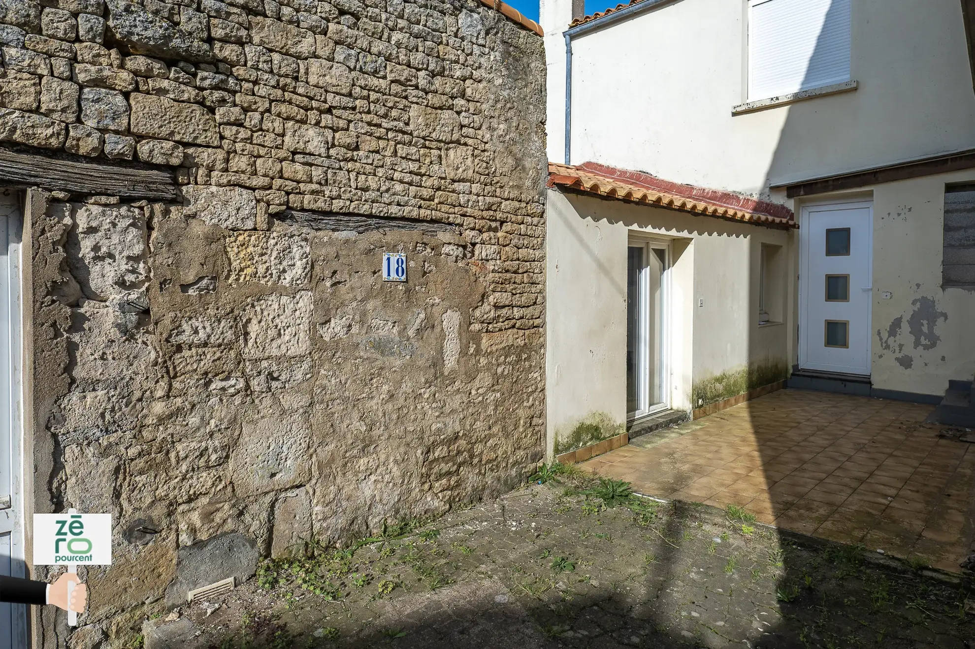 Maison d'environ 100 m² à vendre à Saint-Aubin-la-Plaine 