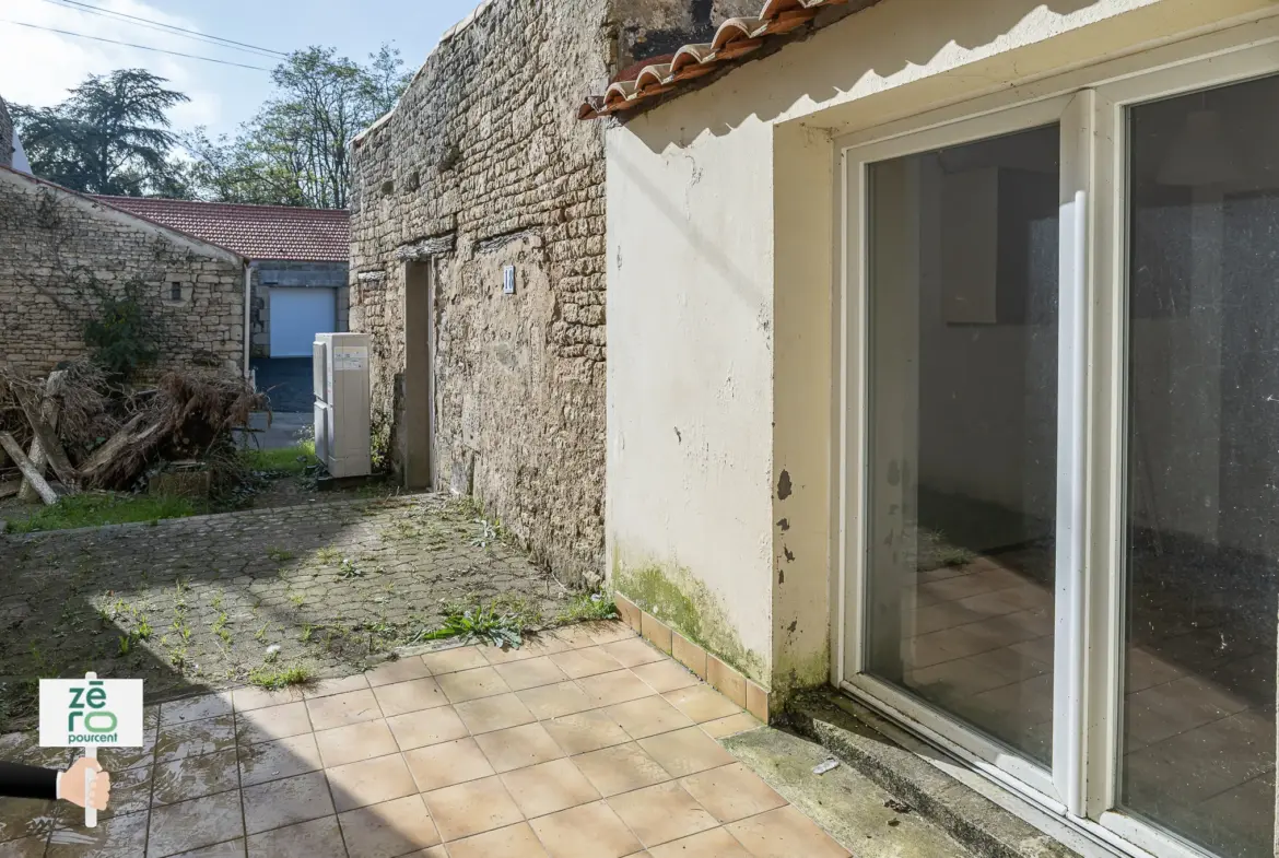 Maison d'environ 100 m² à vendre à Saint-Aubin-la-Plaine 