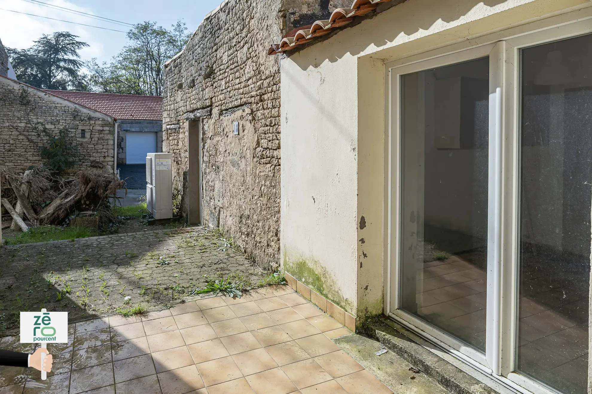 Maison d'environ 100 m² à vendre à Saint-Aubin-la-Plaine 