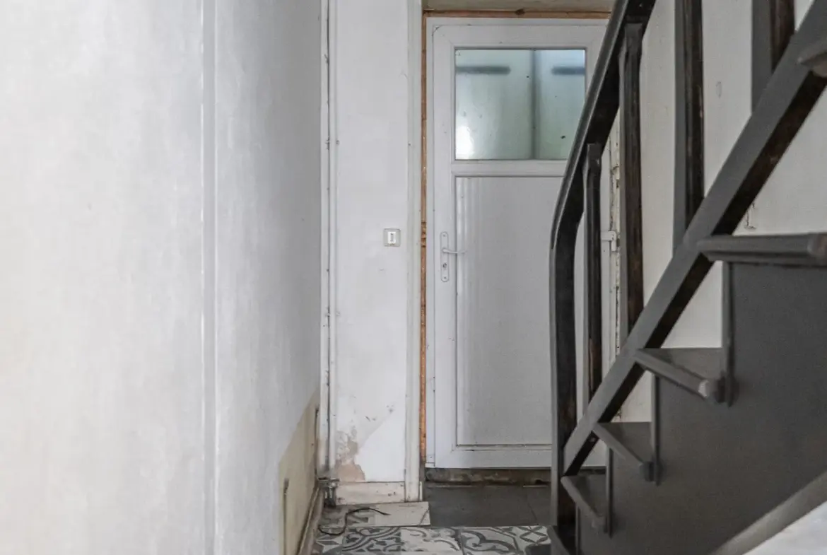 Maison d'environ 100 m² à vendre à Saint-Aubin-la-Plaine 