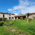 Maison Ancienne à Vendre à Coron - 140 m² avec Terrain Arboré